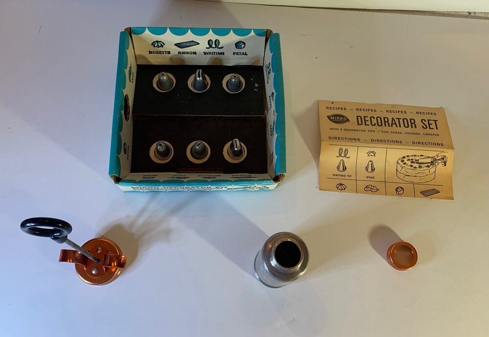 Mirro Vintage Cake Cookie Decorator Kit